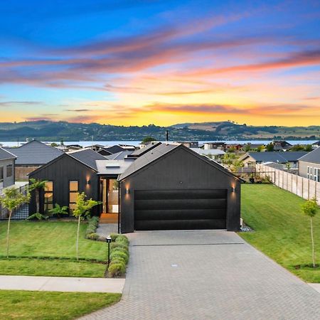 Mellow Yellow Taupo Exterior foto